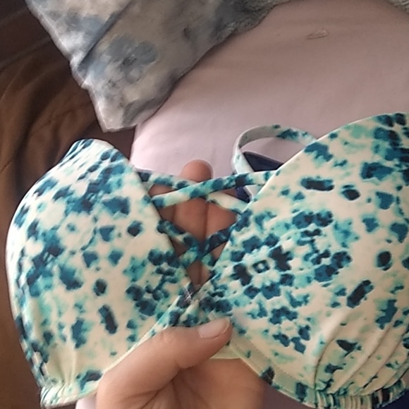 Bikini - Picture 2 of 4